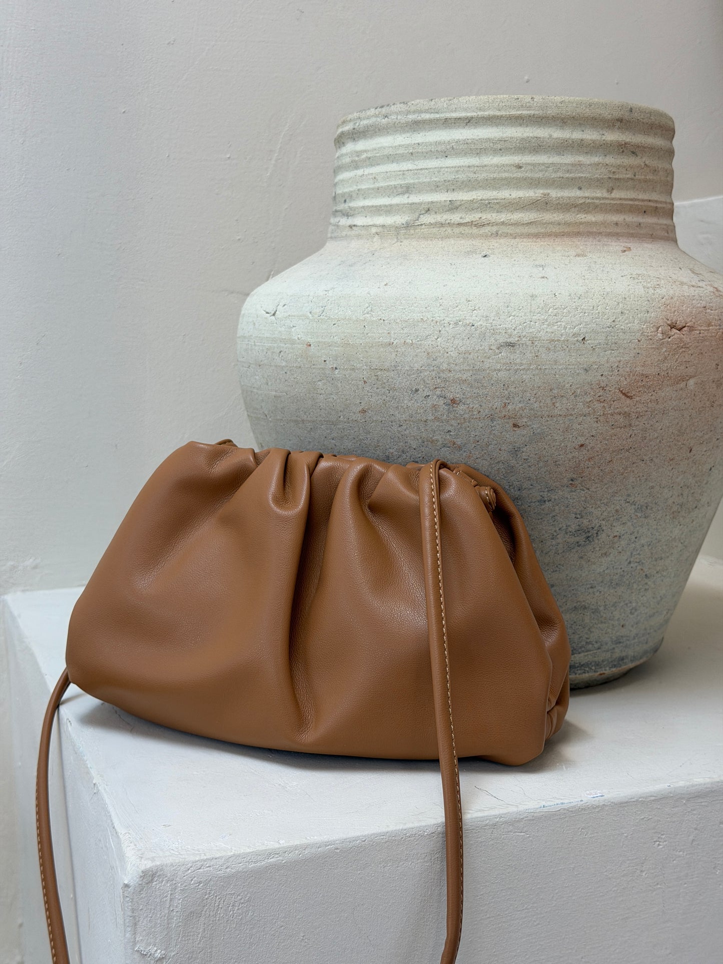Macy cross body bag - tan