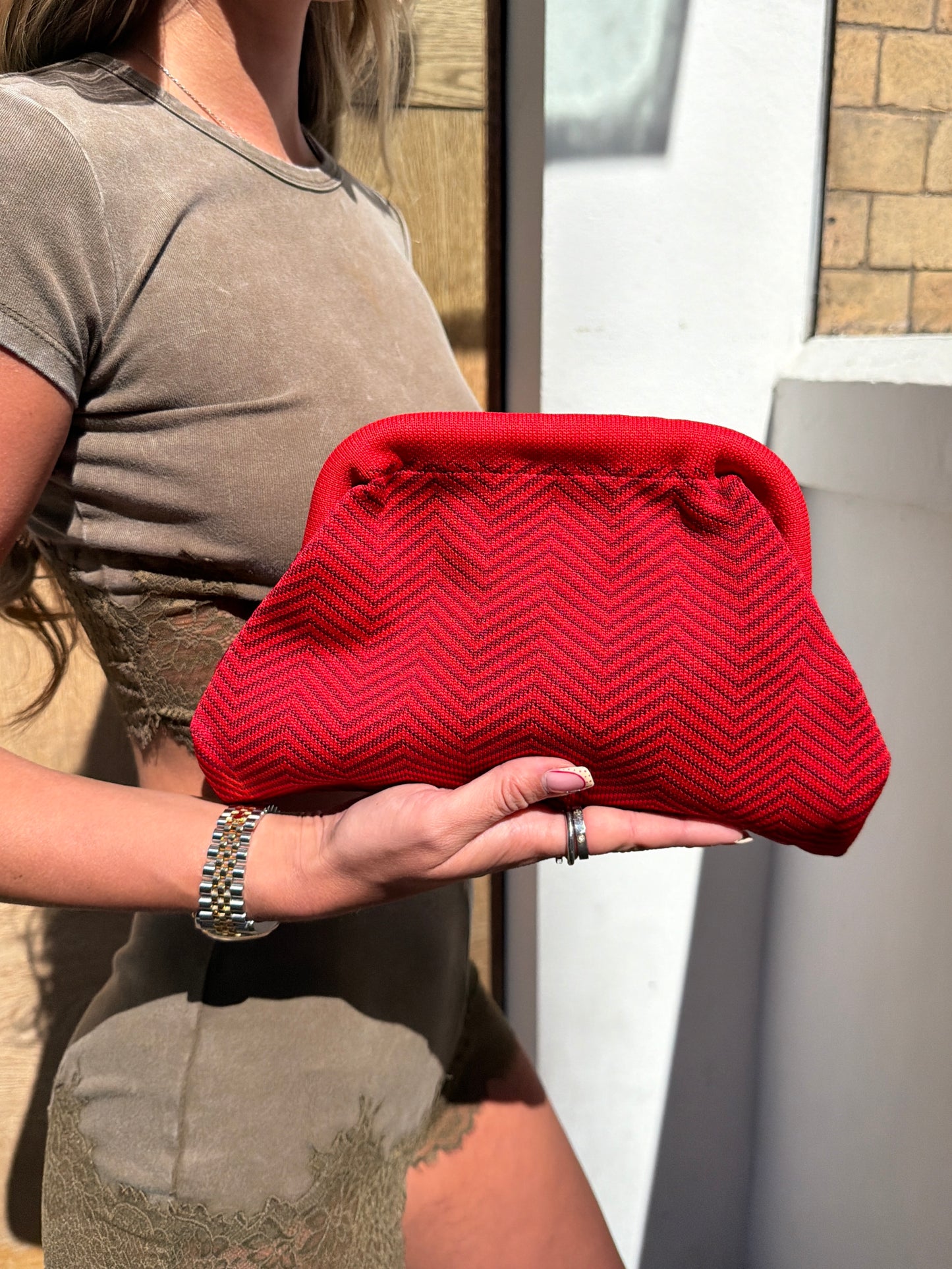 Rosa clutch